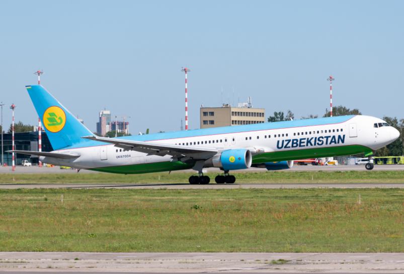 photo airplane Uzbekistan Airways